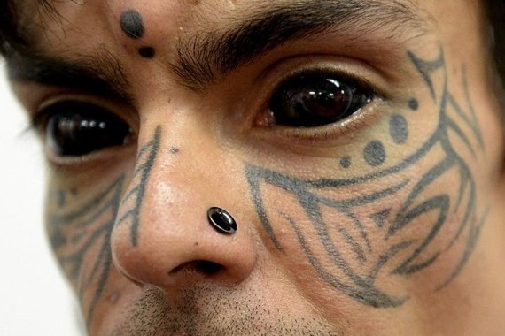 Eyeball Tattooing - The New 'Extreme' Tattoo Spot - Stay ...