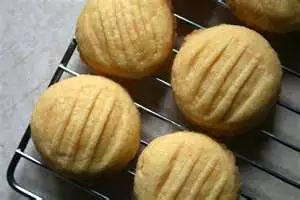 Custard Cream Biscuits