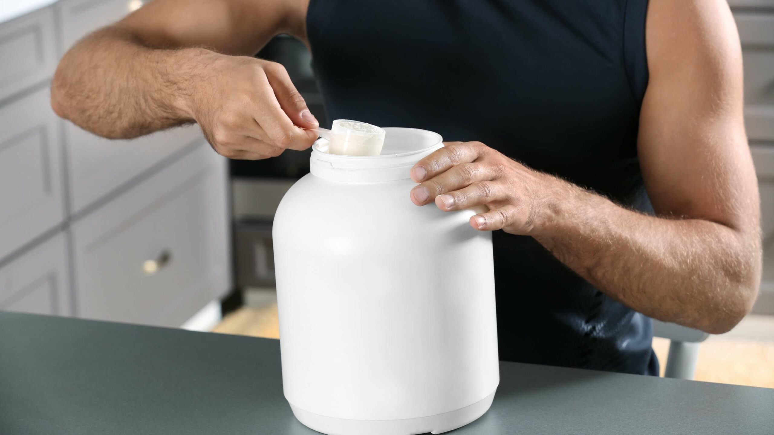 What to Look for in a Good Meal Replacement Shake for Men