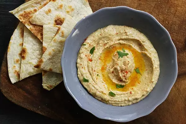 How to Make Traditional Chickpea Hummus