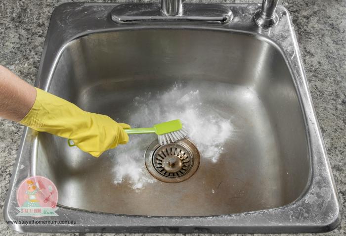 How To Clean Smelly Drains