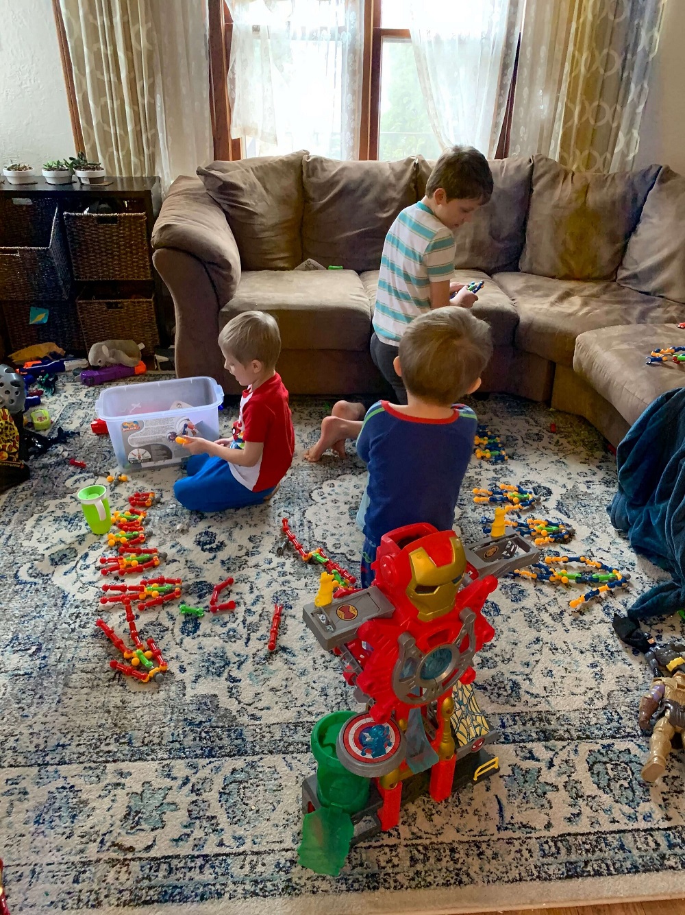 This Dad Got His Easily Distracted Sons to "Seriously" Clean Their Room | Stay At Home Mum