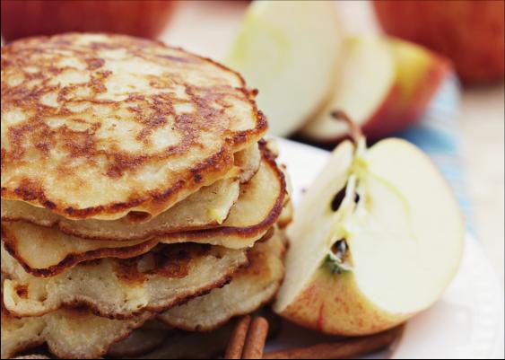 Apple and Cinnamon Pancakes