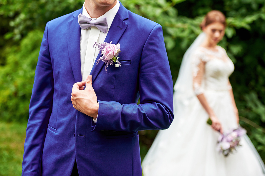How About An Elegant Purple-Themed Wedding