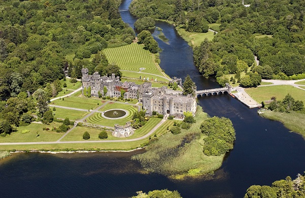 20 Grand Castles You Would Want to Live At | Stay At Home Mum