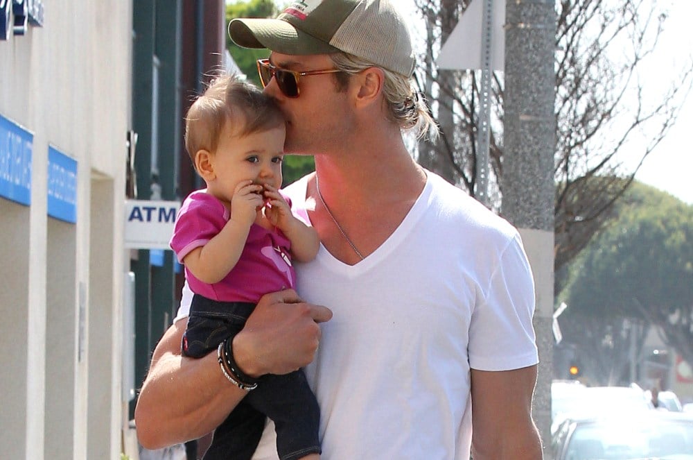 20 Hot Dads With Their Adorable Babies
