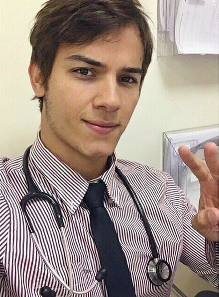 15 Hot Male Doctors Who Will Make You Want to Get a Check Up - Stay at Home Mum