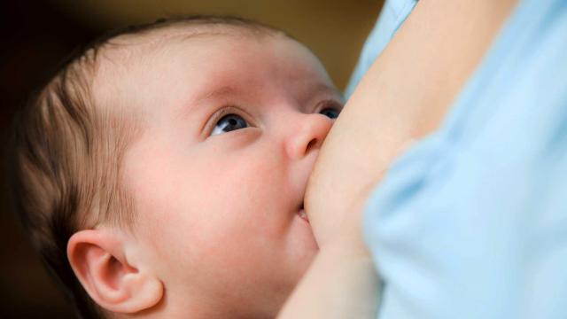 10 Helpful Hints For Breastfeeding a Newborn