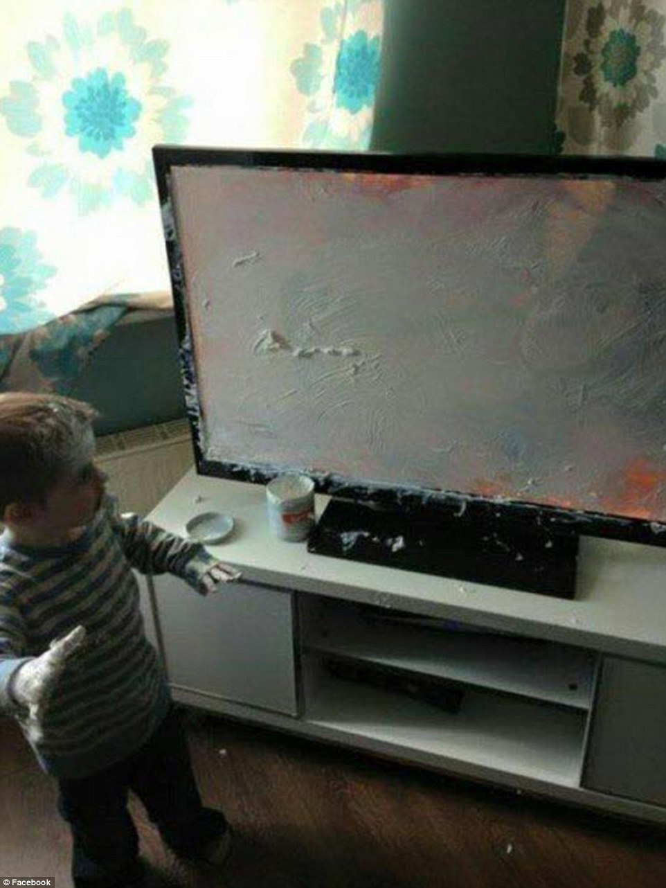 3203444F00000578 3483248 Art attack One young boy thought that the TV would make a good s a 45 1457527781667 | Stay at Home Mum.com.au