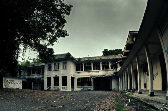 10 Most Haunted Houses in the World