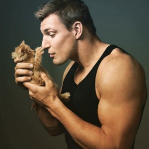 Hot Dudes With Kittens – The ‘Purr’fect Thing To See On Instagram