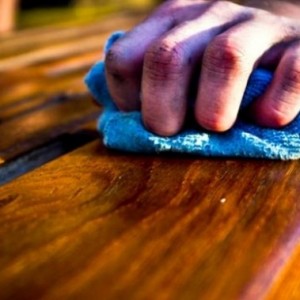 How to Remove Water Rings From Wooden Tables