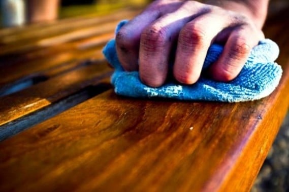 How to Remove Water Rings From Wooden Tables