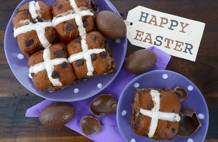 Chocolate Hot Cross Buns | Stay at Home Mum