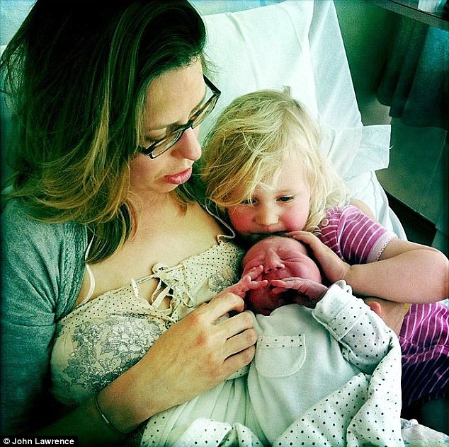 Mums Who Let Their Kids See Them Give Birth is a Rewarding Experience | Stay at Home Mum