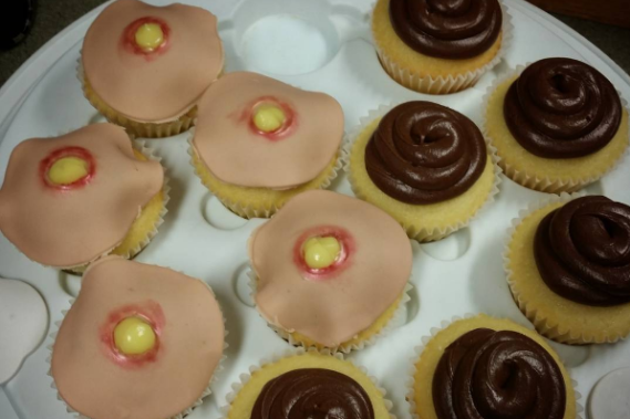 These Pimple Cupcakes Look Gross, But They Taste Like Heaven! | Stay At Home Mum
