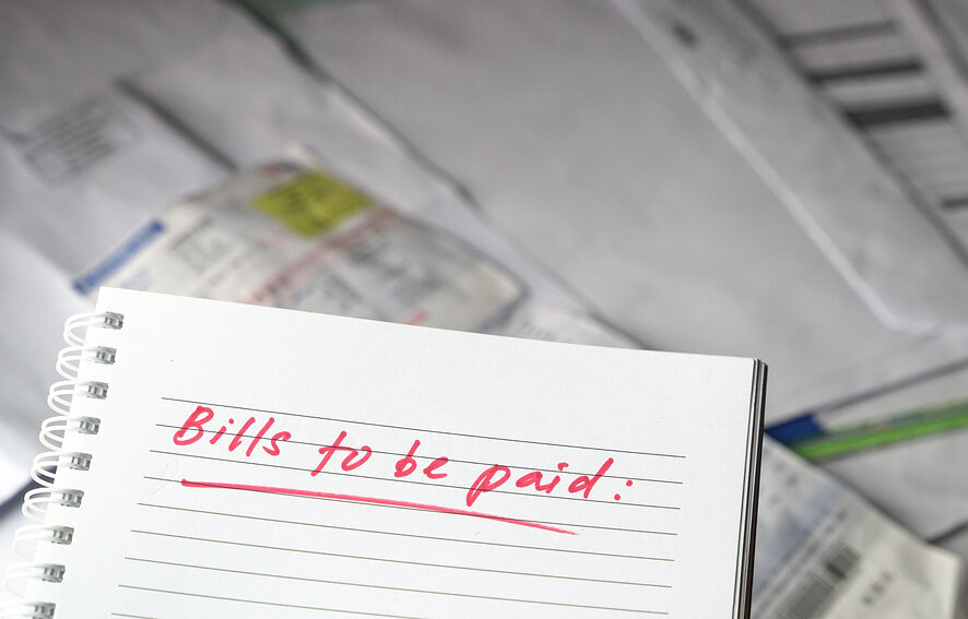 8 Ways to Keep On Top Of Your Bills