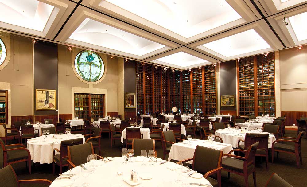 theBrisbaneClub-function-hall-dining