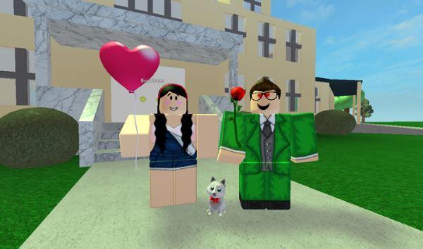 Father Warns Others About Roblox After Finding Vile Messages Within The Game | Stay at Home Mum