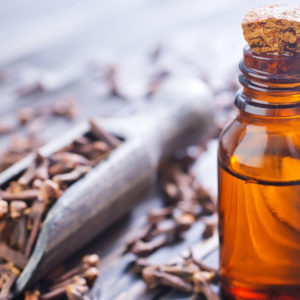 8 Amazing Things You Can Do With Clove Oil