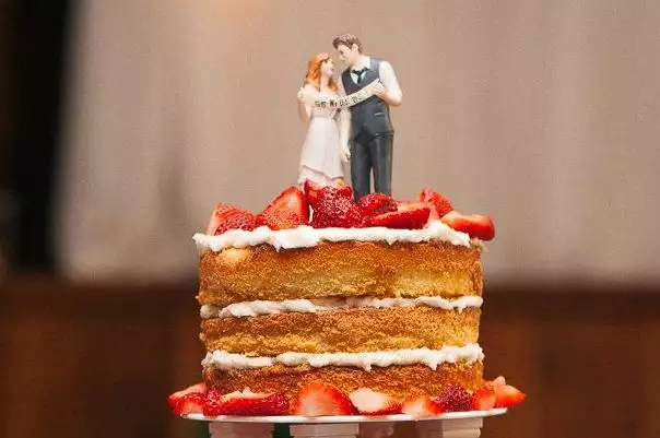 17 Non-Traditional Wedding Cake Ideas