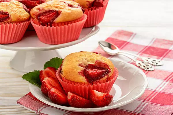 Simple Strawberry Muffins