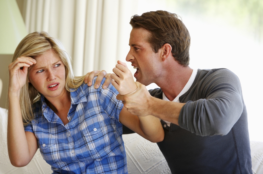 10 Signs You Might Be In An Abusive Relationship