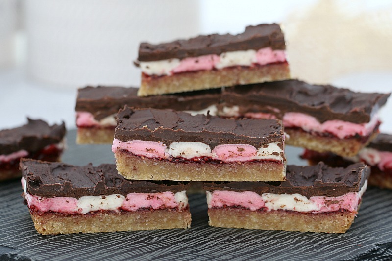 Super Easy Marshmallow Wagon Wheel Slice | Stay At Home Mum