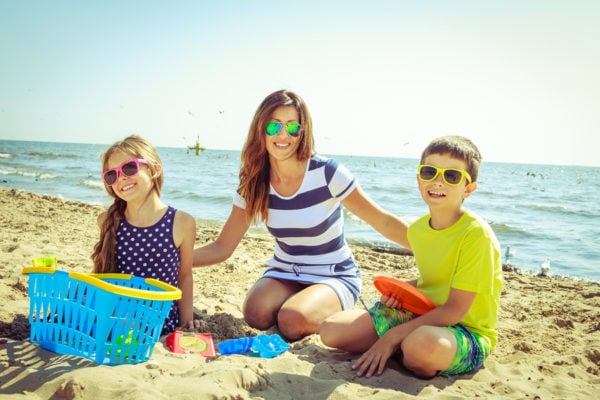 6 Ways to Afford a Family Holiday When Money Is Tight