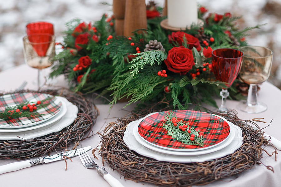 30+ Fun Christmas Table Decorations from Pinterest