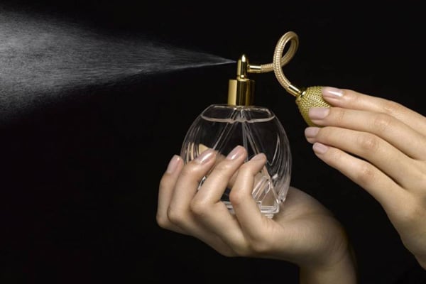 Vaginal Fluid As A Perfume? Try It If You Want To Attract Men!
