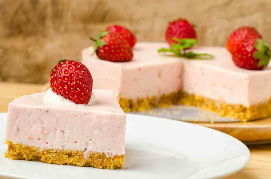 No Bake Strawberry Cheesecake | Stay at Home Mum