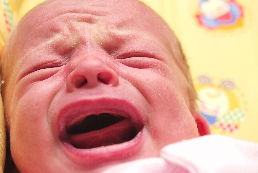 10 Tips On How to Settle a Screaming Baby