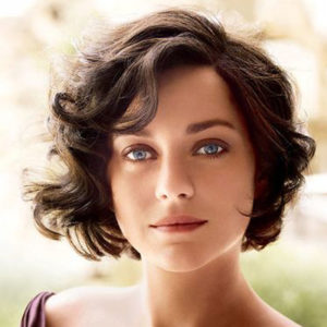 10 Classy Hairstyles for Women Over 40