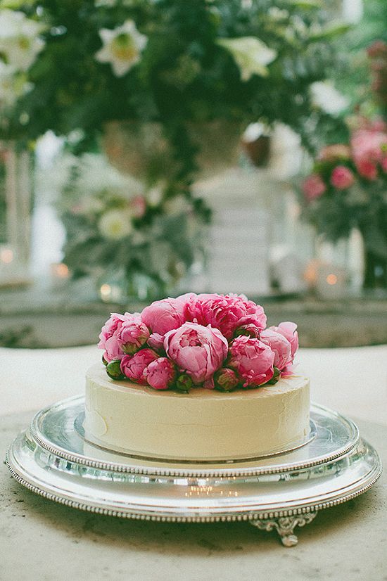 22 Simple One-Tier Wedding Cakes for a Frugal Wedding | Stay At Home Mum