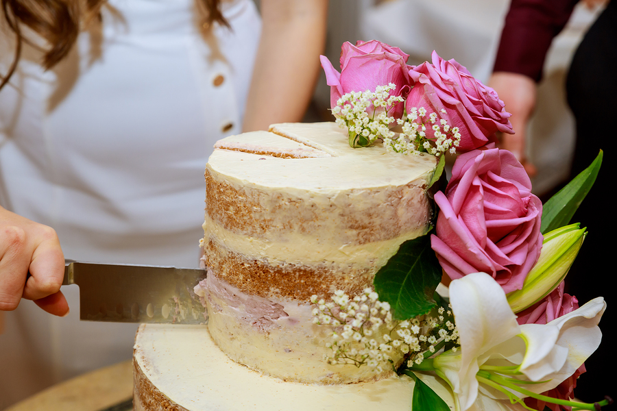 10 Simple Wedding Cakes You Could Make Yourself