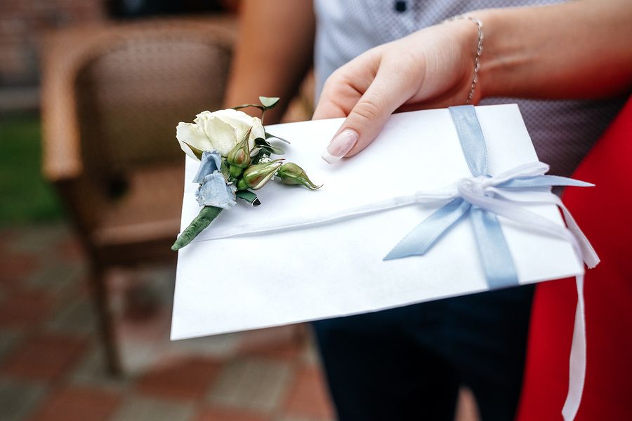 Guide on What to Write in a Wedding Card | Stay at Home Mum