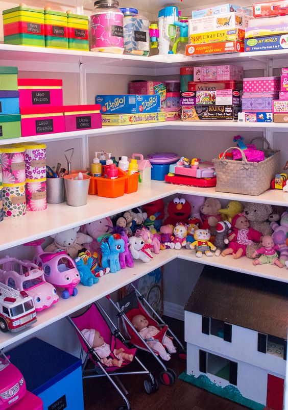 Extremely Organised Toy Closets To Loathe