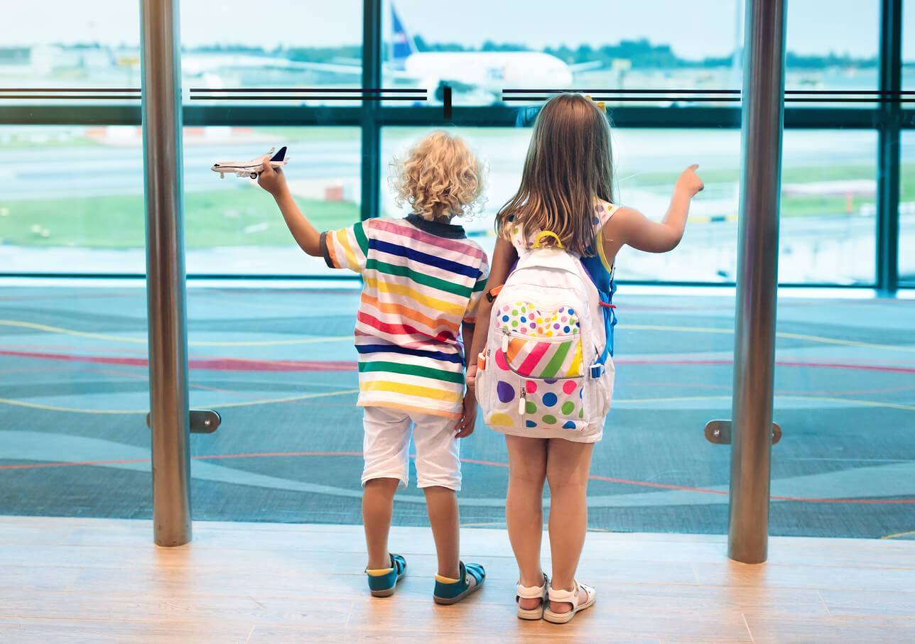 25 Essential Tips For Travelling With Children