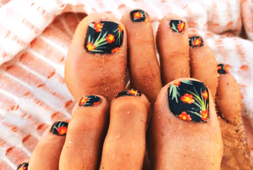 15 Pretty Toe Nail Art Ideas for Summer