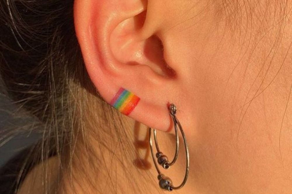 18 Gorgeous Tiny Ear Tattoos