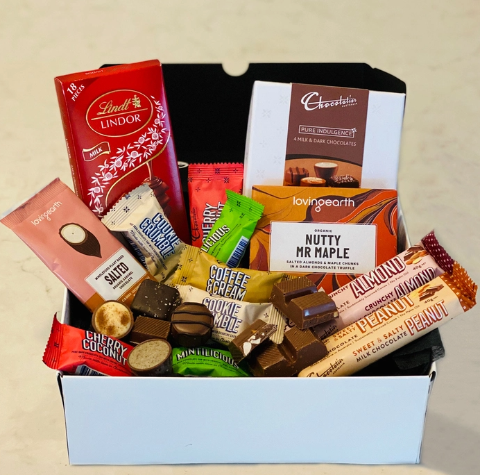 Chocolate-Treat-Gift-Box-Chocolate-Gift-Hampers-Edible-Blooms