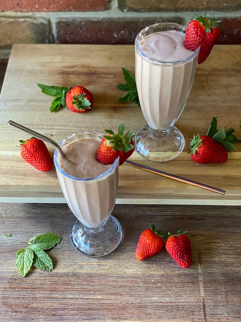 Keto Strawberry Smoothie | Stay at Home Mum