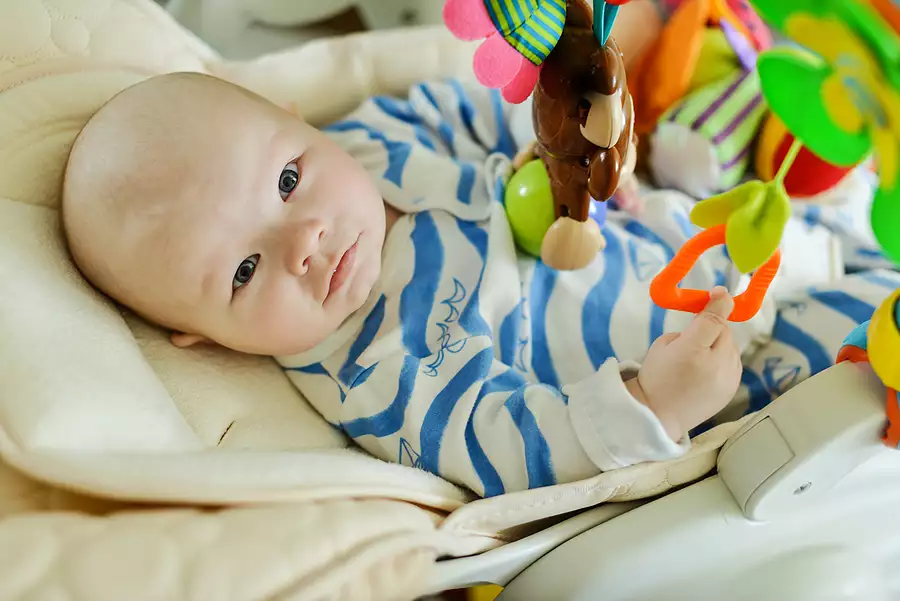 10 Best Baby Swings To Put Your Newborn to Sleep 2022
