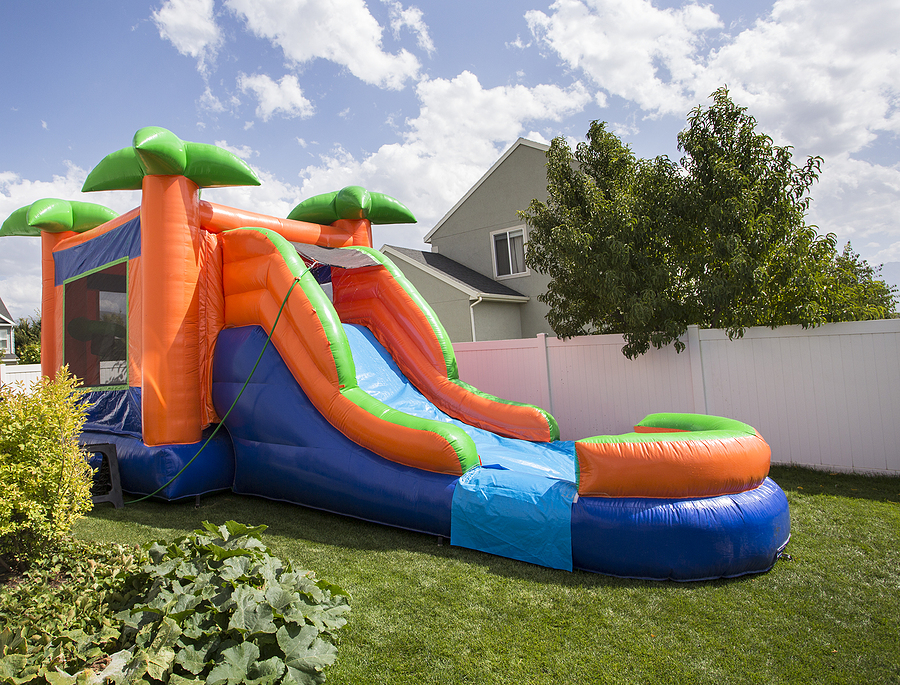 10 Best Inflatable Water Slides for An Epic Backyard Water Park!