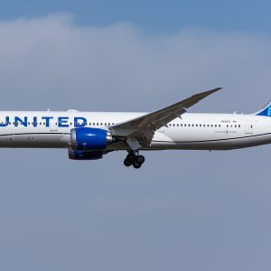 US Passenger Tries to Stab Flight Attendant with Broken Metal Spoon, Open Emergency Door
