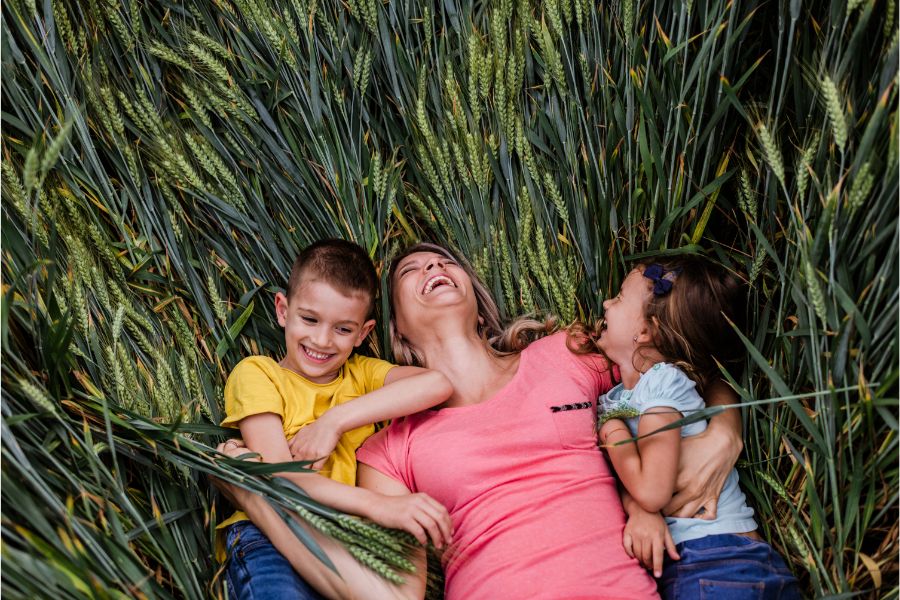 mum and kids laughing 2 | Stay at Home Mum.com.au
